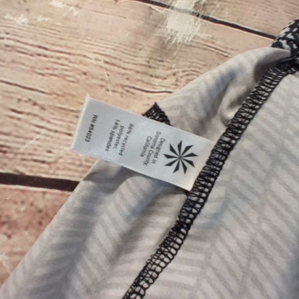 Athleta Tropic Stellar Navy Shorts Med - Picture 4 of 16